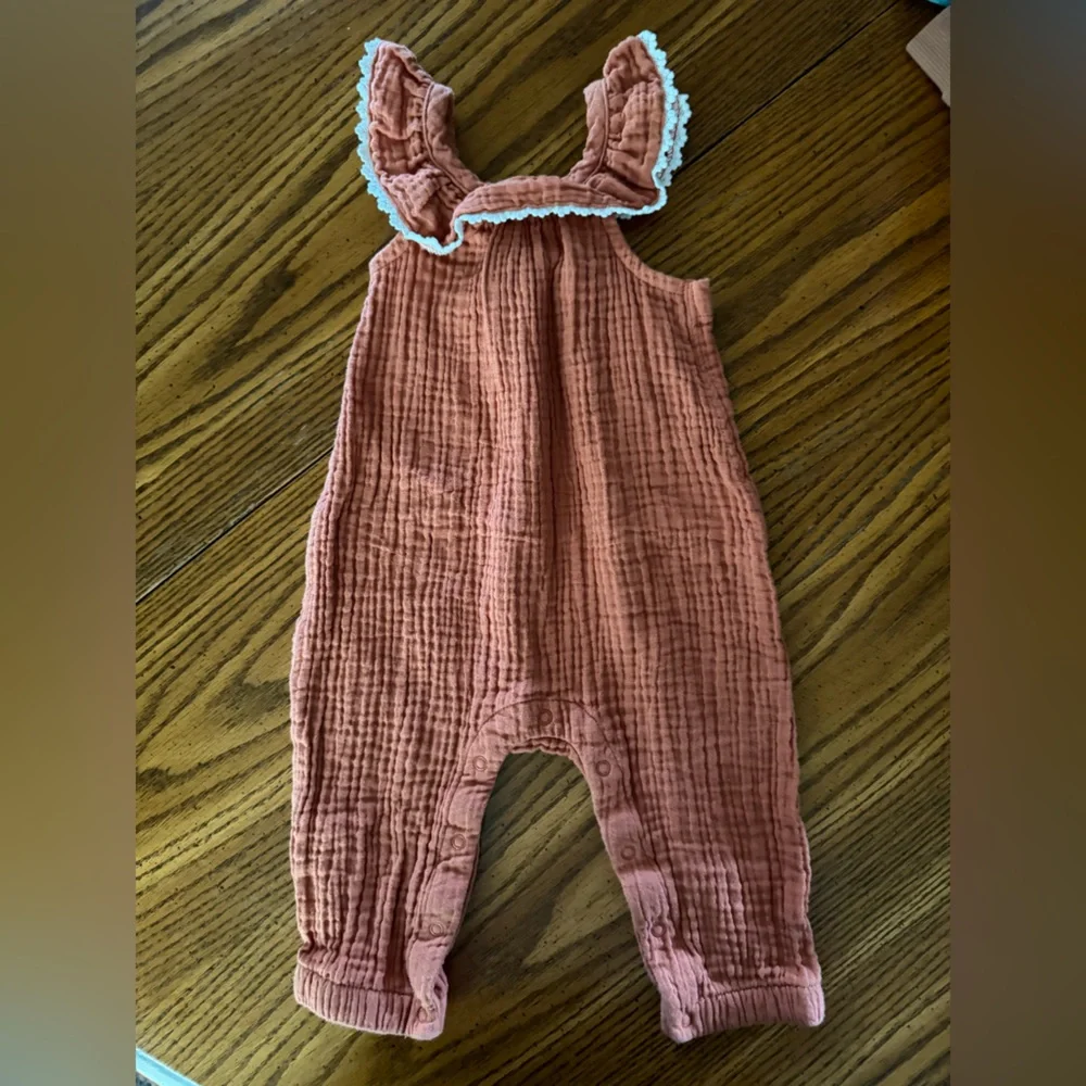 Cat & Jack 3-6 month romper - Picture 1 of 3